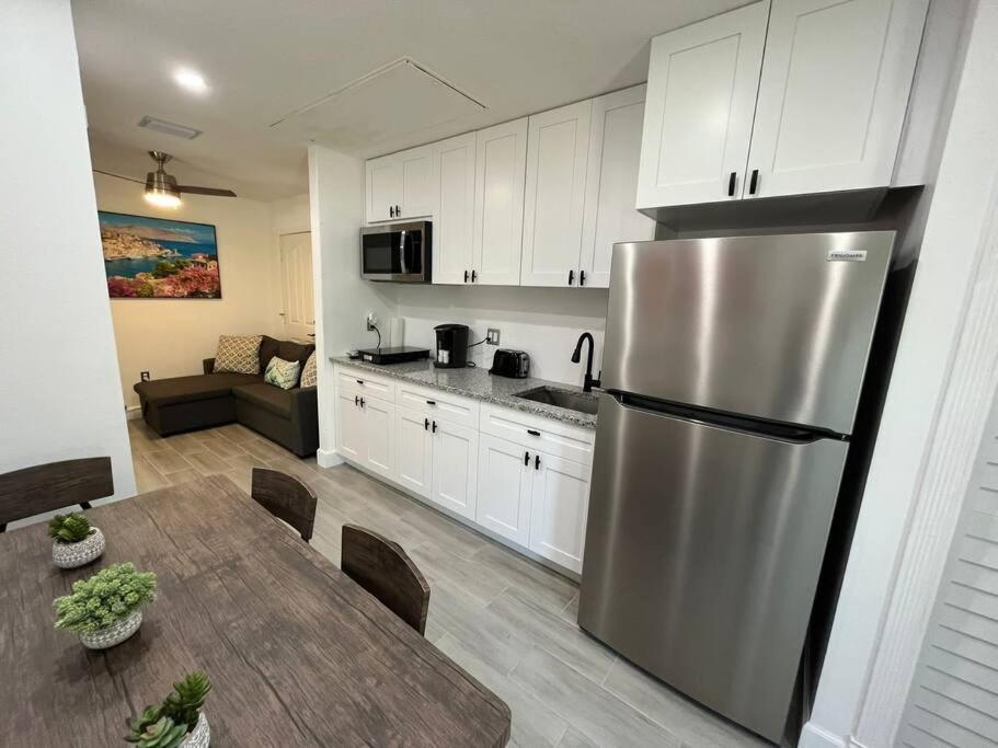 Port Saint Lucie A Little Piece Of Heaven- Peaceful Lake View Apartment- 1 Min From I95 And Turnpike Port St. Lucie Экстерьер фото