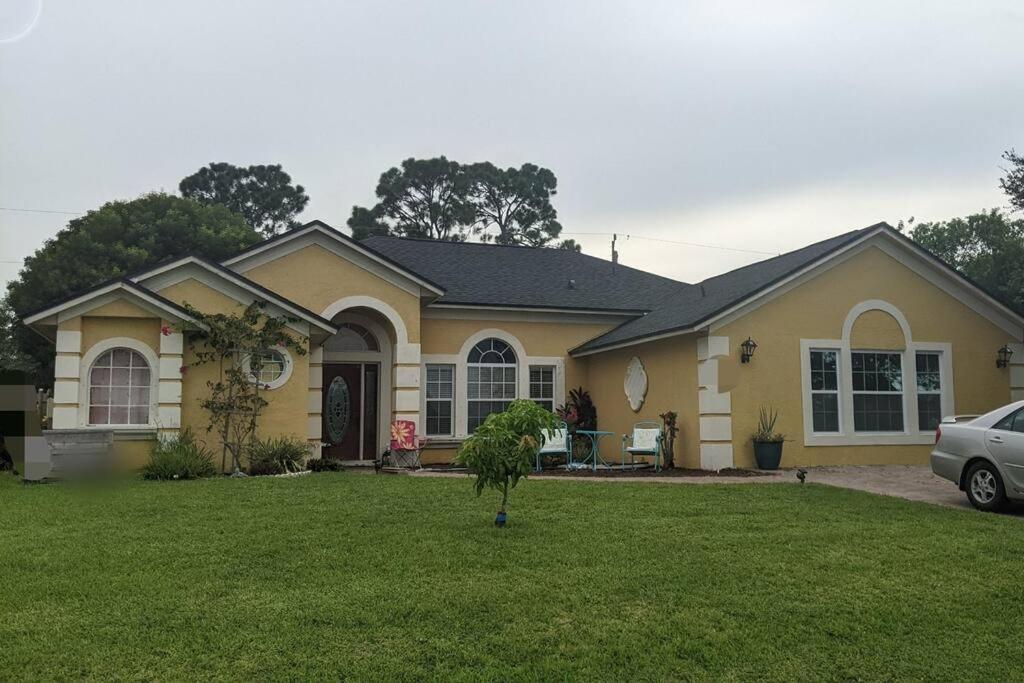Port Saint Lucie A Little Piece Of Heaven- Peaceful Lake View Apartment- 1 Min From I95 And Turnpike Port St. Lucie Экстерьер фото