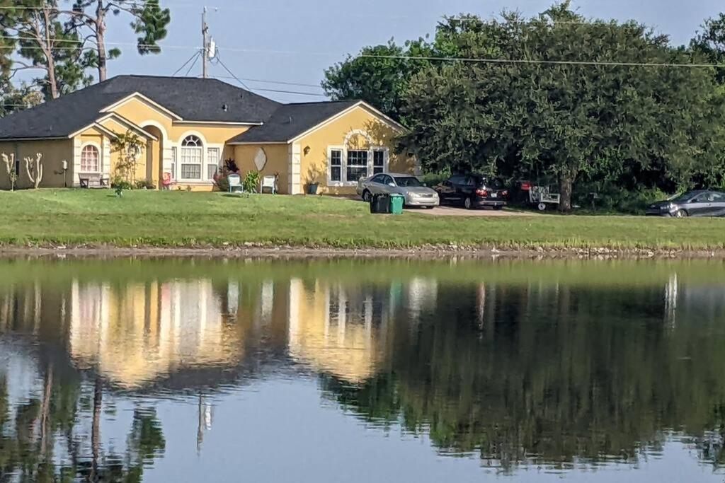 Port Saint Lucie A Little Piece Of Heaven- Peaceful Lake View Apartment- 1 Min From I95 And Turnpike Port St. Lucie Экстерьер фото